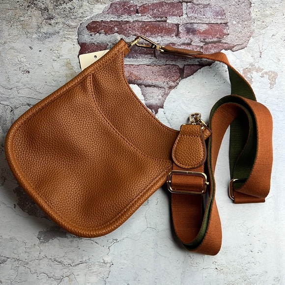 Camel & Green Crossbody Purse Adjustable Guitar Strap Zip Pouch & Pockets - Picture 11 of 12